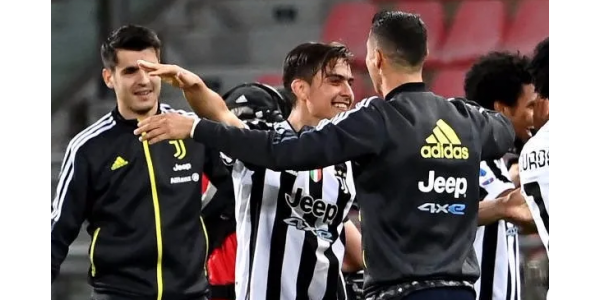 Juventus lukkiutui Mestarien liigaan viime hetkellä Juventus lukkiutui Mestarien liigaan viime hetkellä